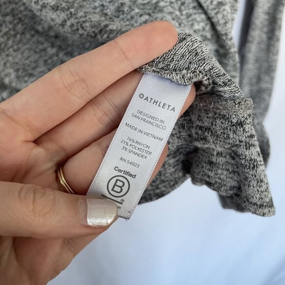 Athleta Womens Gray Heathered Long Sleeve Knit Top Size M Rayon & Spandex Blend - Picture 5 of 7
